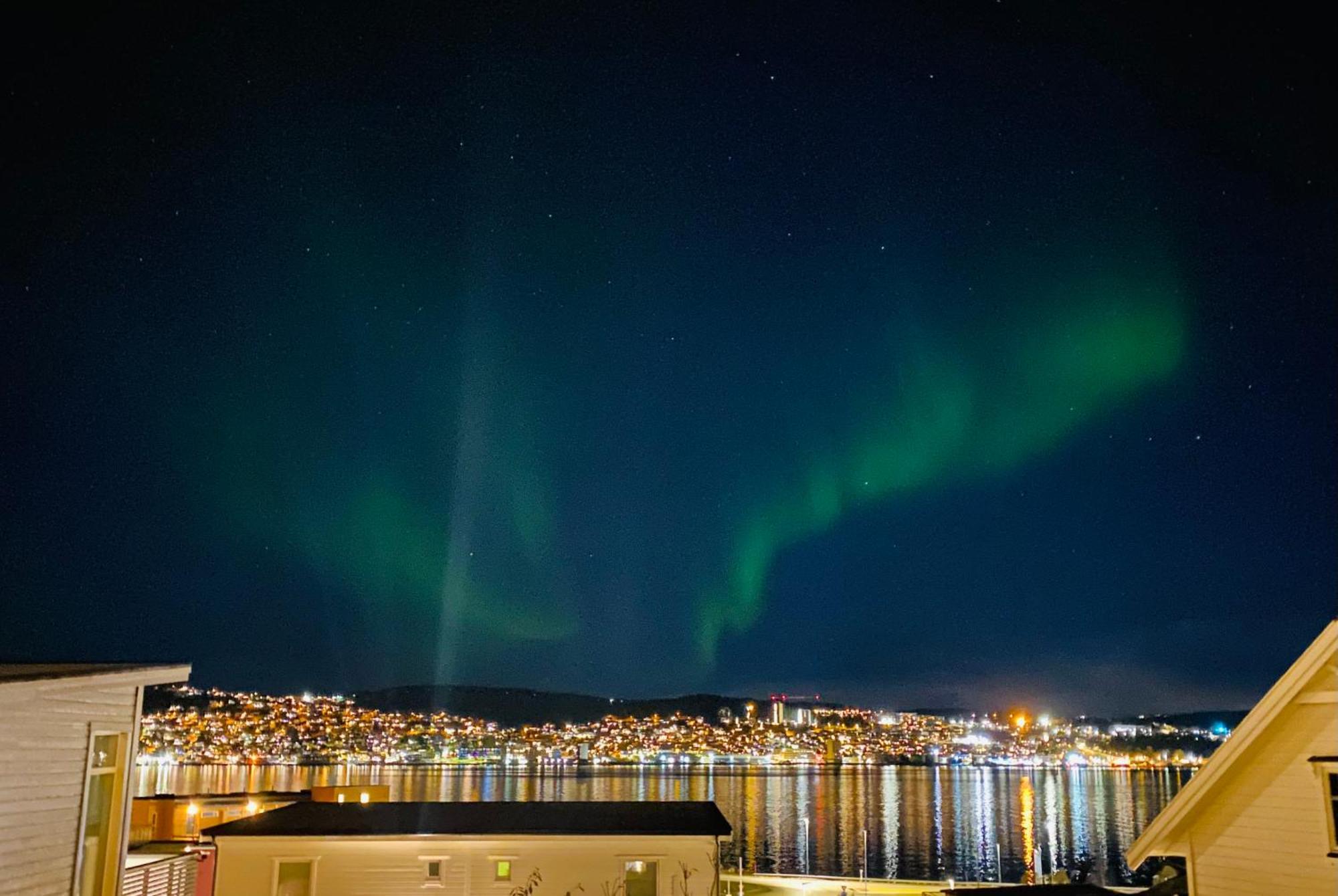 Polar Cozy Apartment - With View And Free Parking Tromsø Eksteriør bilde